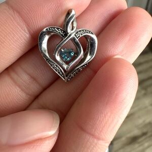 925 Sterling Silver Elegant Heart Pendant with Blue Gemstone